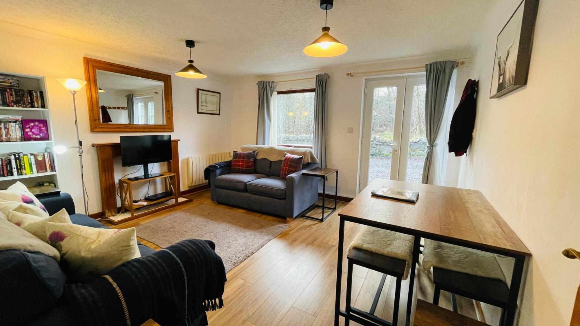 Stylish Garden Flat Near Loch Ness Apartment ดรัมนาดรอคิท ภายนอก รูปภาพ
